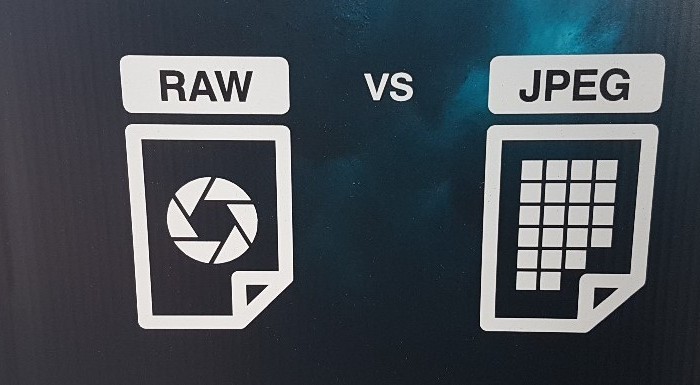 RAW vs. JPEG.